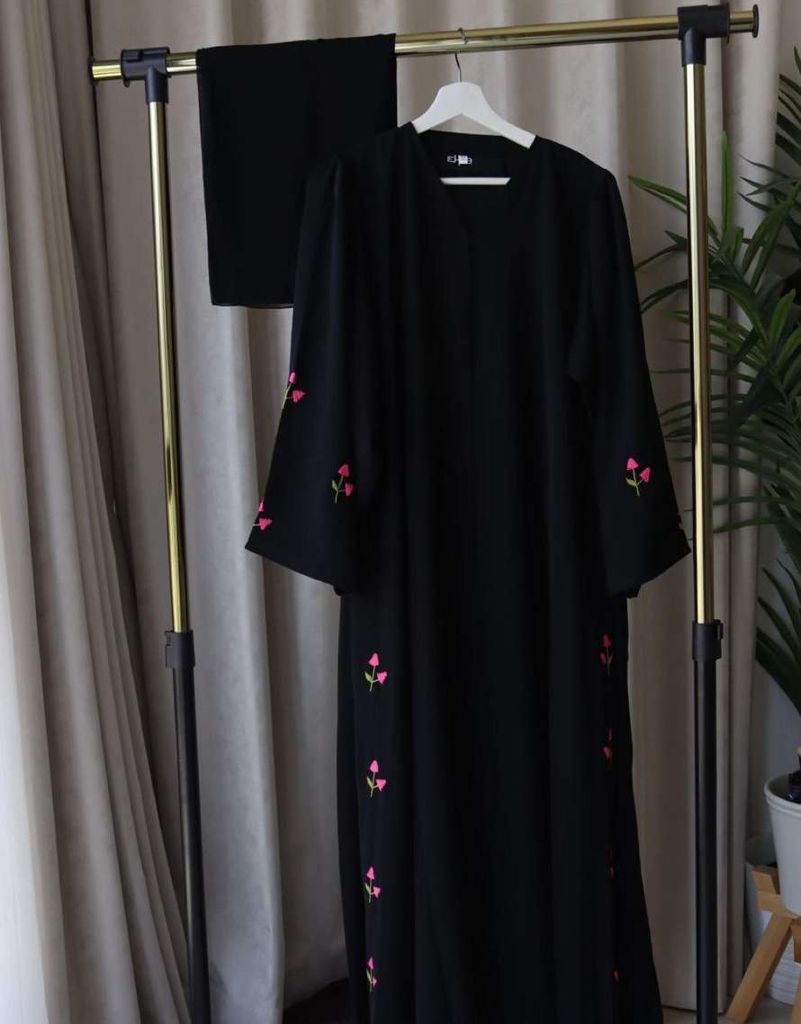 Zahra — Black & pink abaya